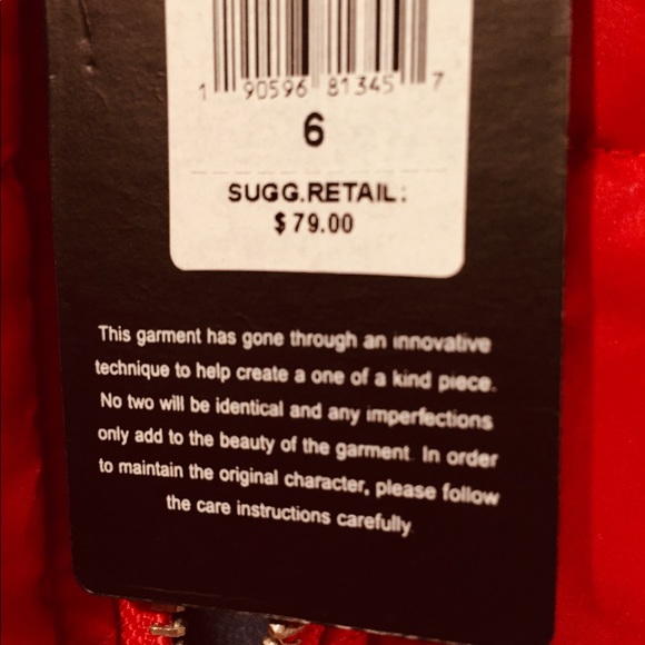 NWT PUFFER VEST - Picture 4 of 6